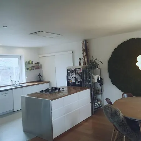 Charming Renovated House In Odder - Family-Friendly Retreat 度假居 *