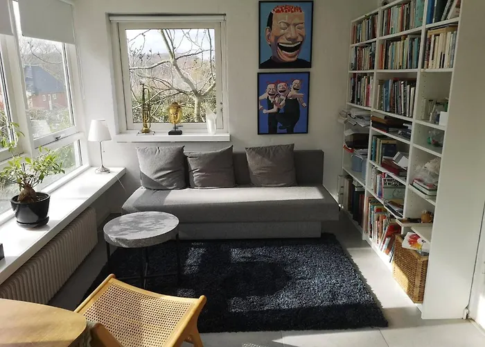 Charming Renovated House In Odder - Family-Friendly Retreat 度假居 *